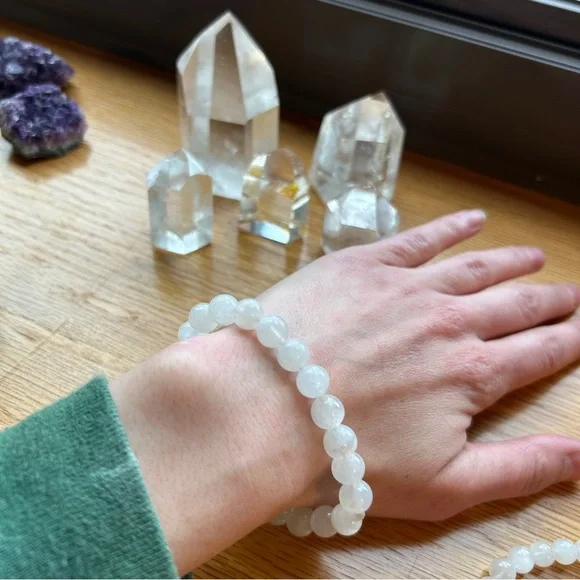 One (1) white moonstone bracelet! 🌛 - Picture 3 of 3